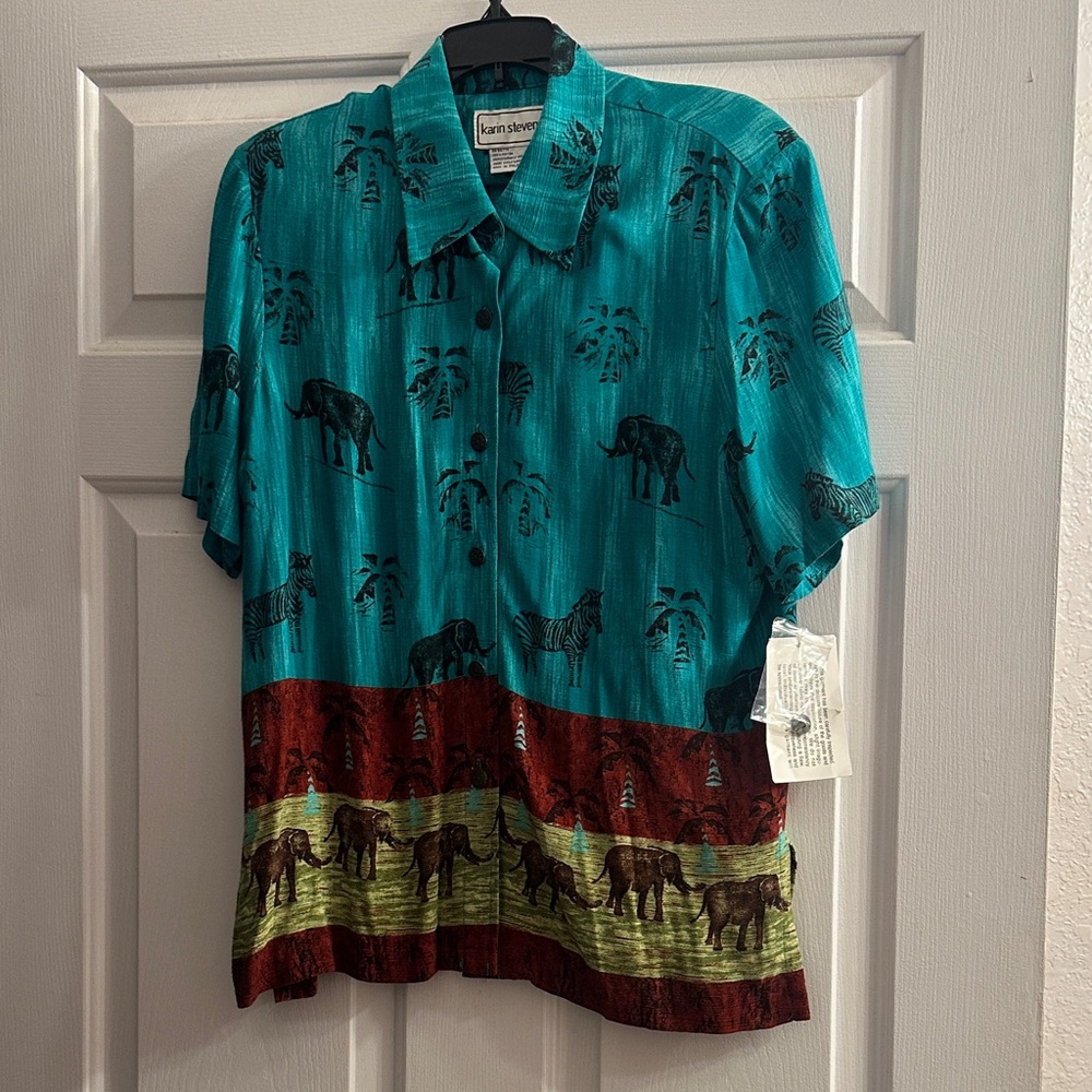Karin Stevens Size 14 Turquoise and Burgundy Safari Print button down Shirt